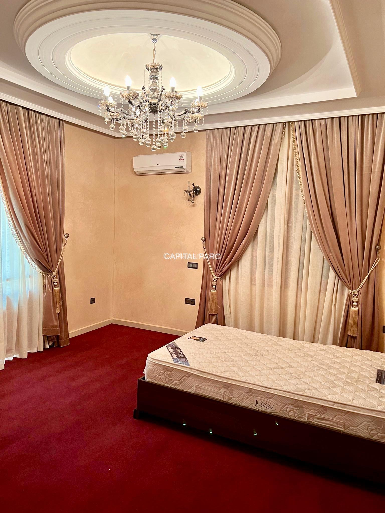 7FBDAD2A 7D50 4482 8FD5 076FDFE605BA