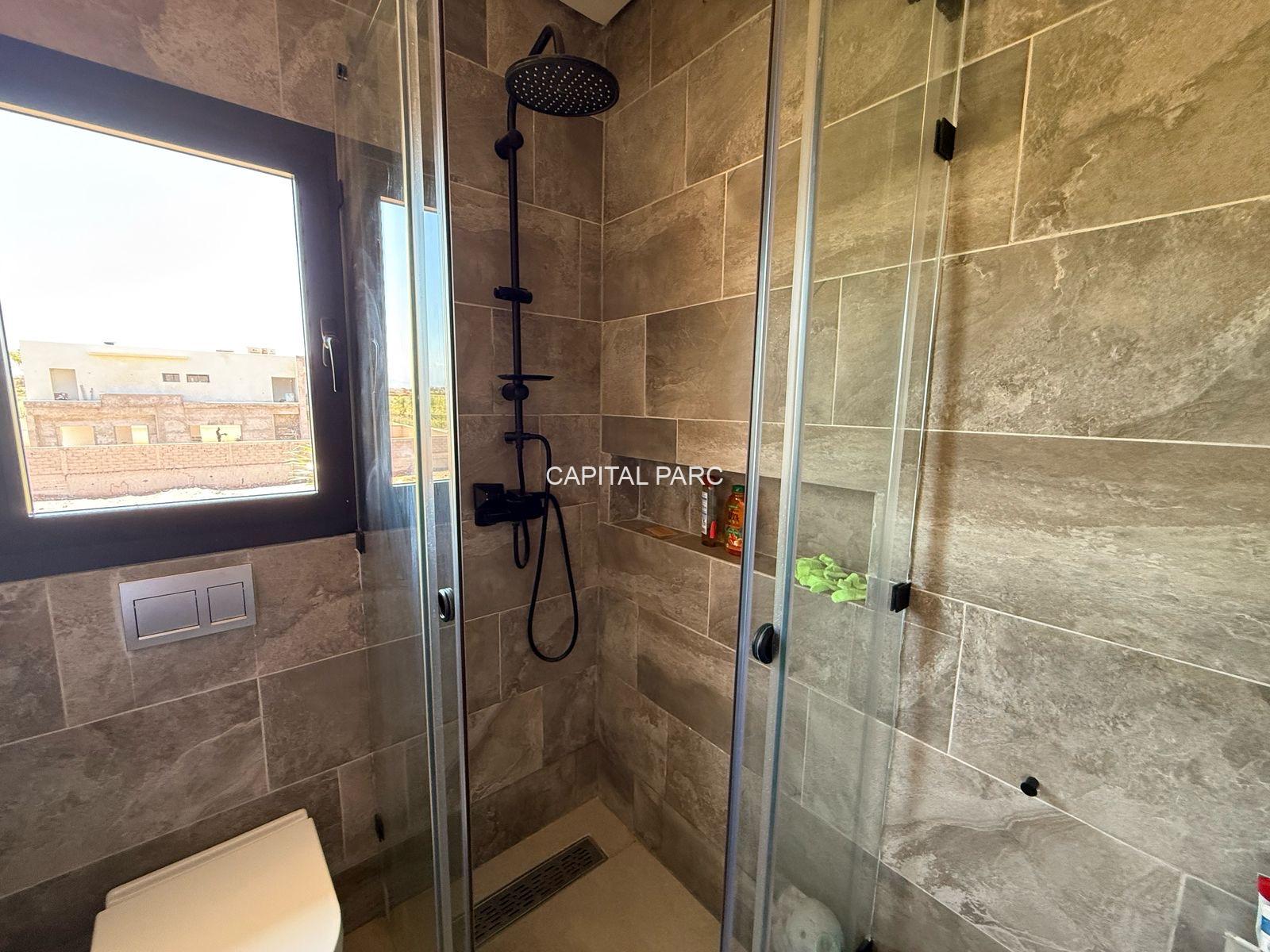 2b3c0563 96d3 4f99 B26c C6131c5f29f0