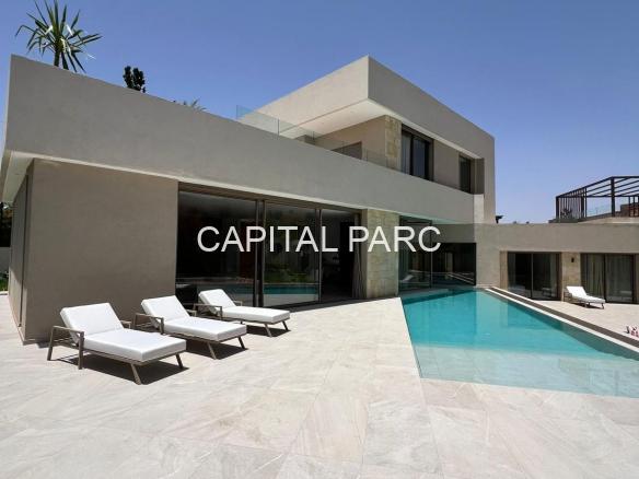 9052304c 18e0 4e1b B3d4 E047874e3c86