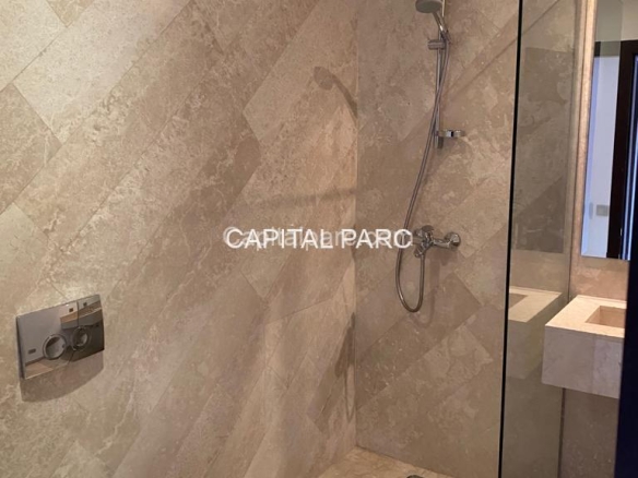 0639e447 1837 4193 9c5e ece6159be96a