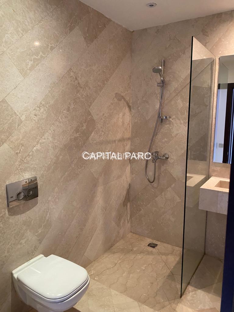 0639e447 1837 4193 9c5e ece6159be96a