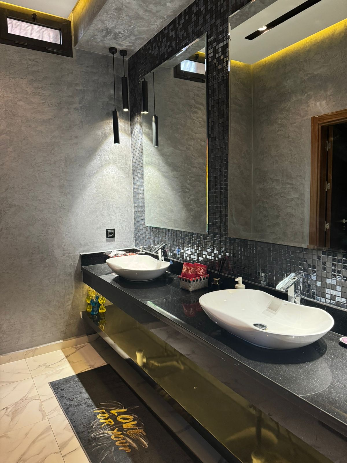 0ca8f9a9 023a 4263 bd07 f456f5b666f3