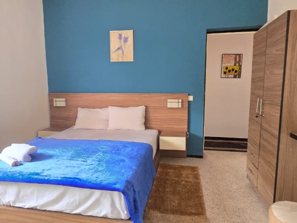 0e84eaeb 7023 4acc 8530 9d47b8c94f46