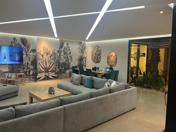 4827e7b7 fc32 4666 a52a 7d7169ce3a24