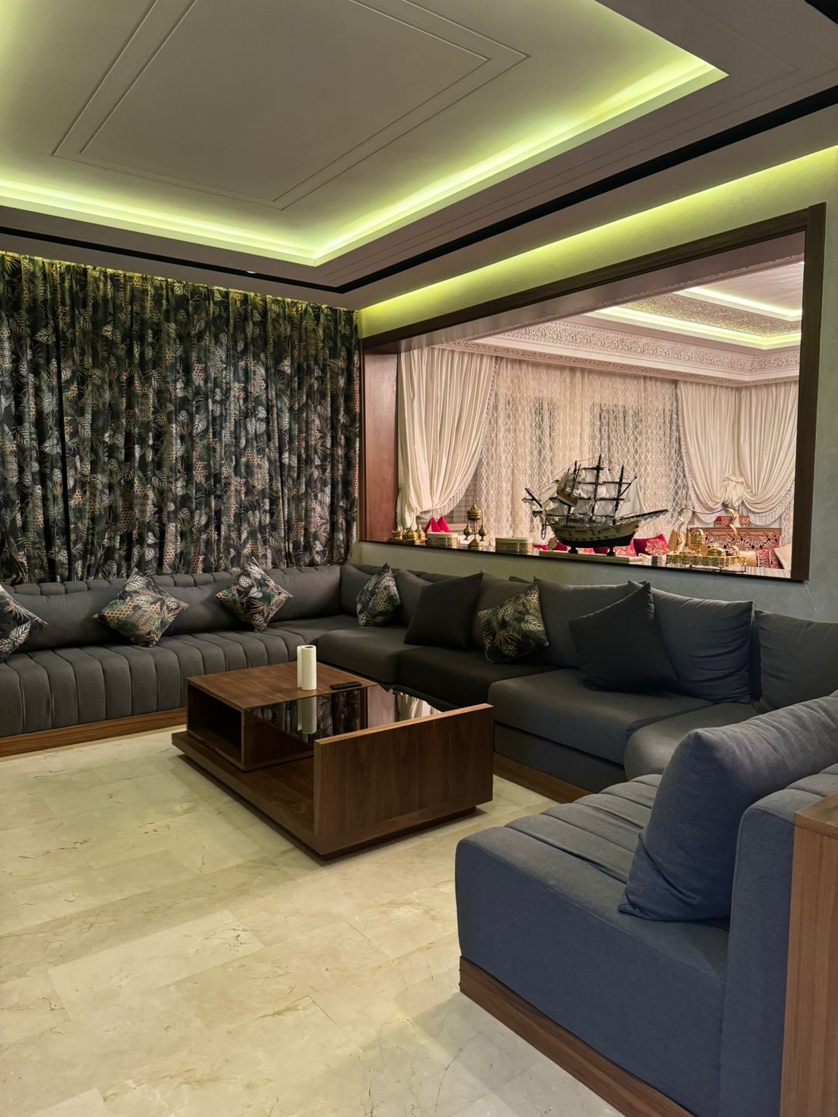 a85131b0 86aa 45b4 978f efef39ec40bd