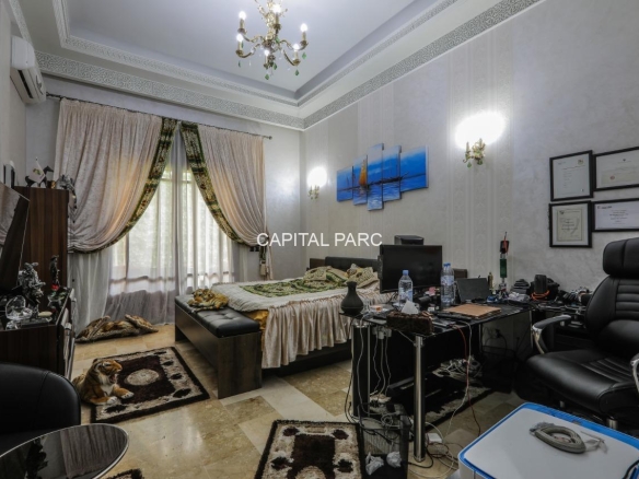 e8469233 9679 4d45 974b d3bf9c07ec81