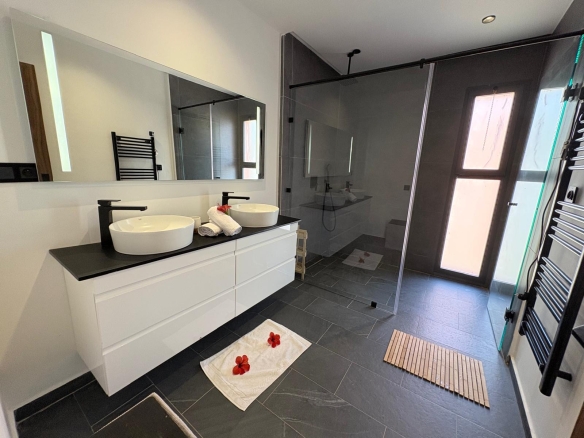 3e4fbfeb e506 4651 9a01 4cd8b787d3d0