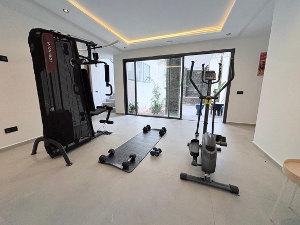 5f35c37a f128 49a0 88c2 ff3e8f8a6b2b