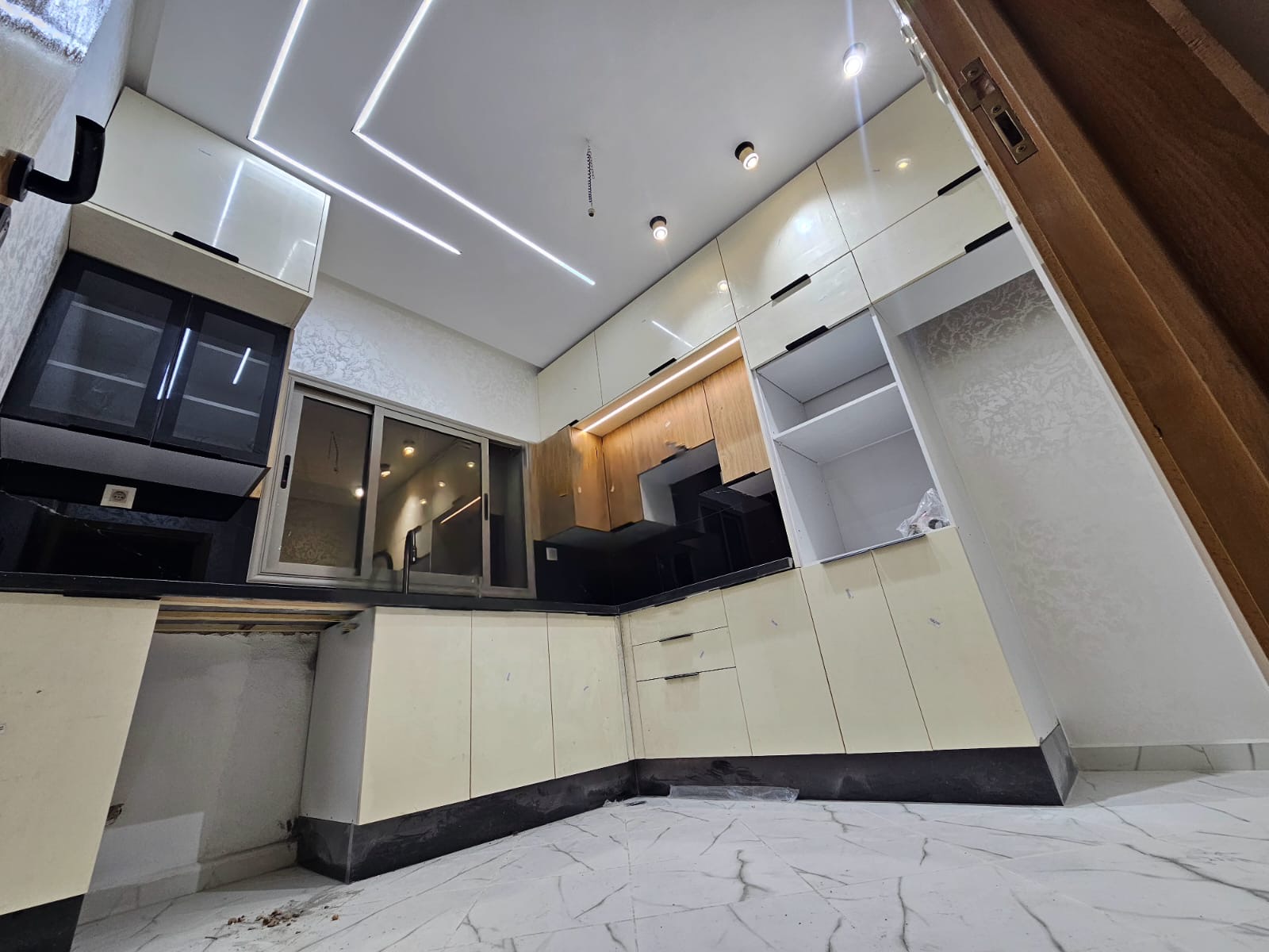 9043e9d3 d4c9 4dbd 9a46 824eb67f9cc6