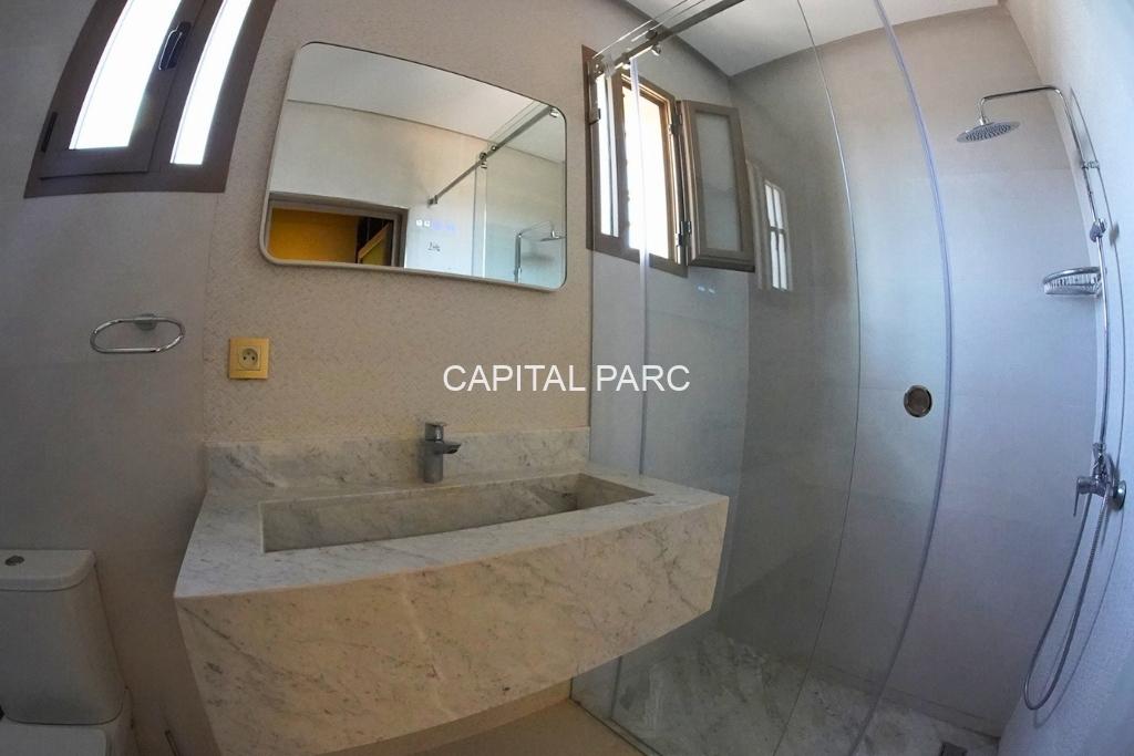 b78944b3 0cd0 4cdb a85d 2f8f95d7bea5