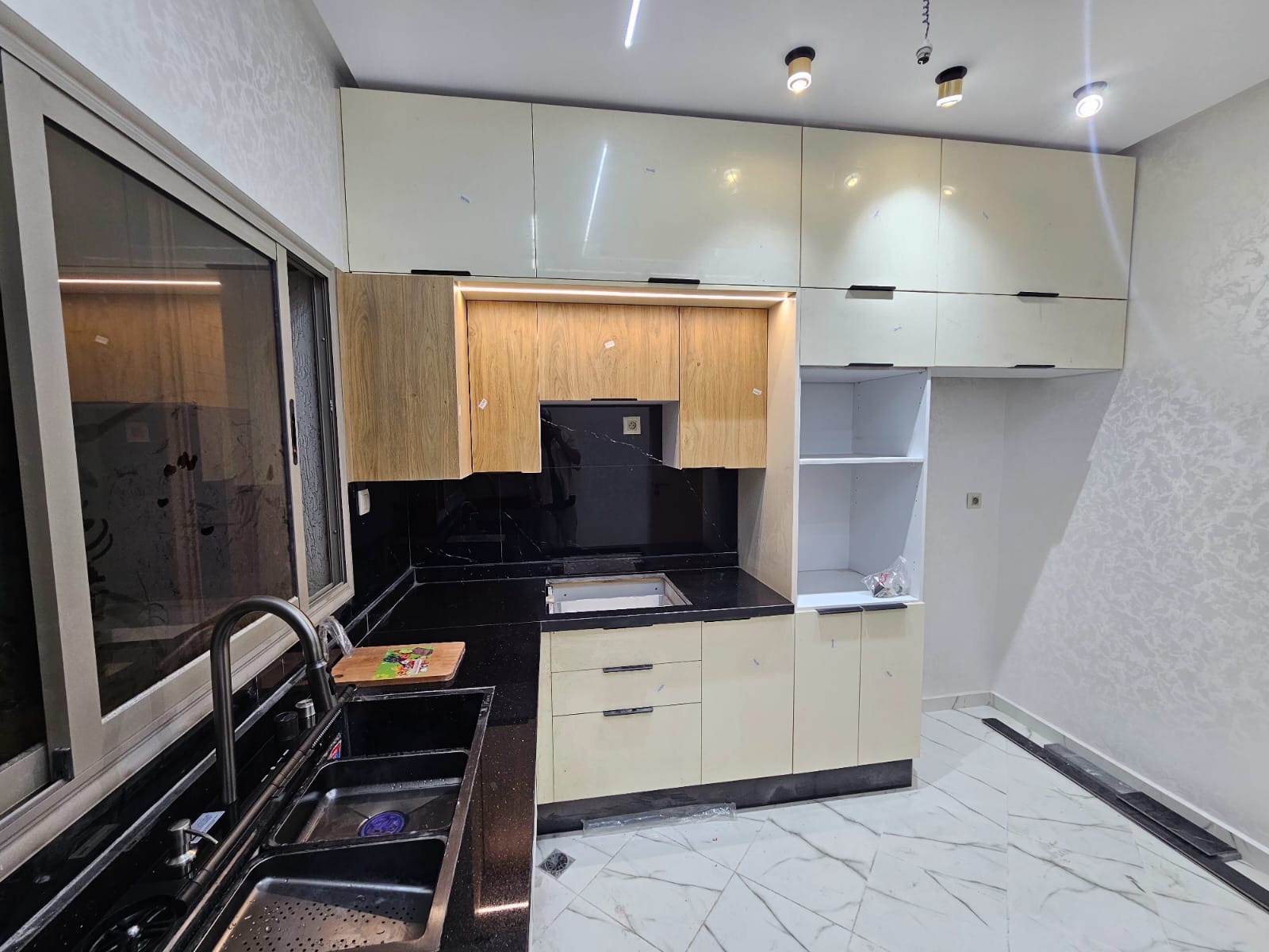 e8bec2a4 d171 4855 b7e7 194dc63f43db